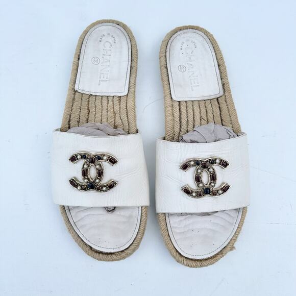 Chanel Authentic White Leather Espadrilles Flats Sandals Slides CC 9 Jewels 40 - Picture 2 of 12